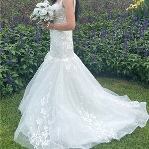 Wedding dress